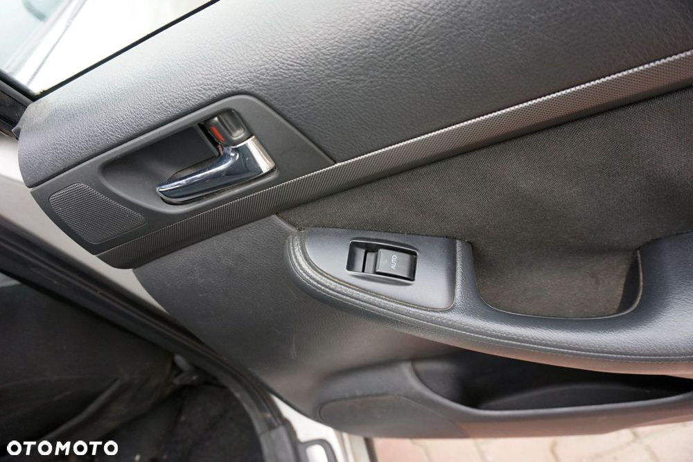 DRZWI TYLNE PRAWE AVENSIS II T25 KOMBI 1C0  SREBRNY TOYOTA 2003-2006 - 14