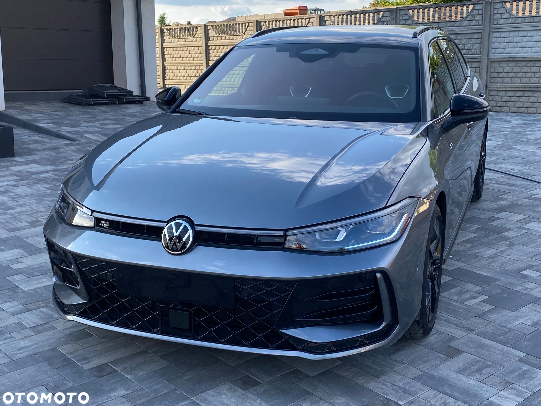 Volkswagen Passat Variant 2.0 TDI SCR DSG R-Line - 3
