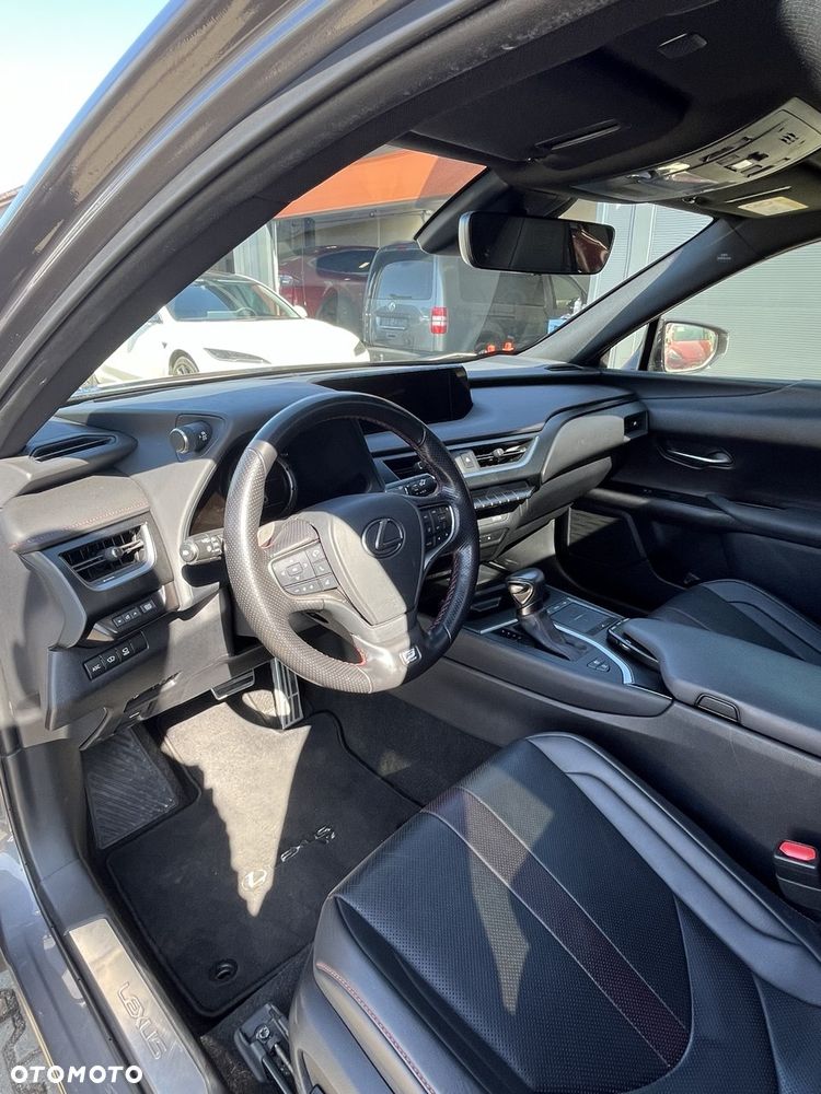 Lexus UX 250h F SPORT - 8