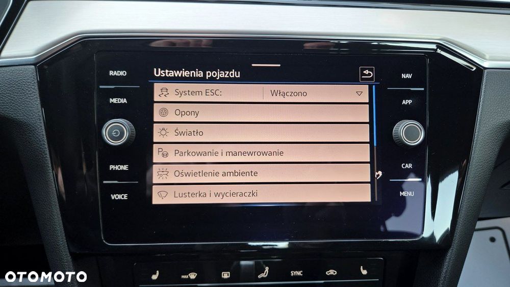 Volkswagen Passat 2.0 TSI Elegance DSG - 27