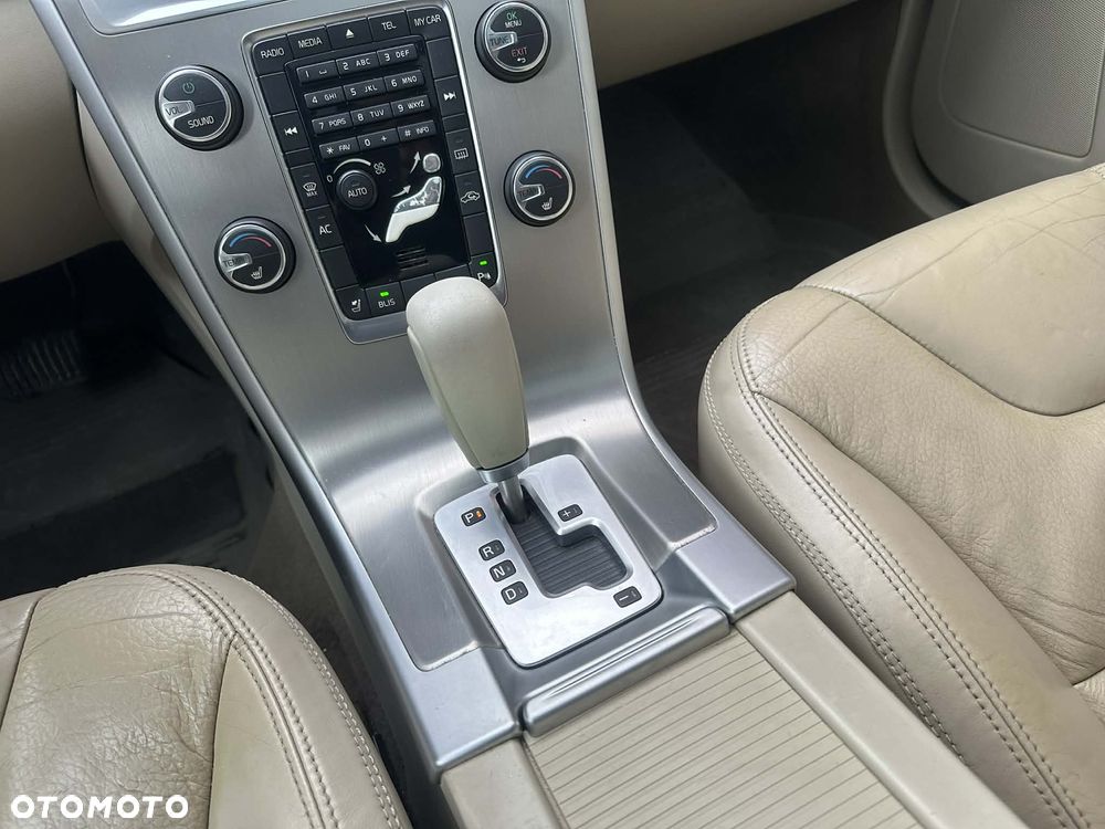 Volvo XC 60 - 22