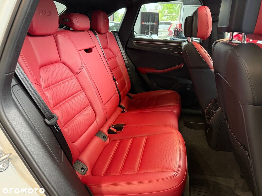 Porsche Macan - 16