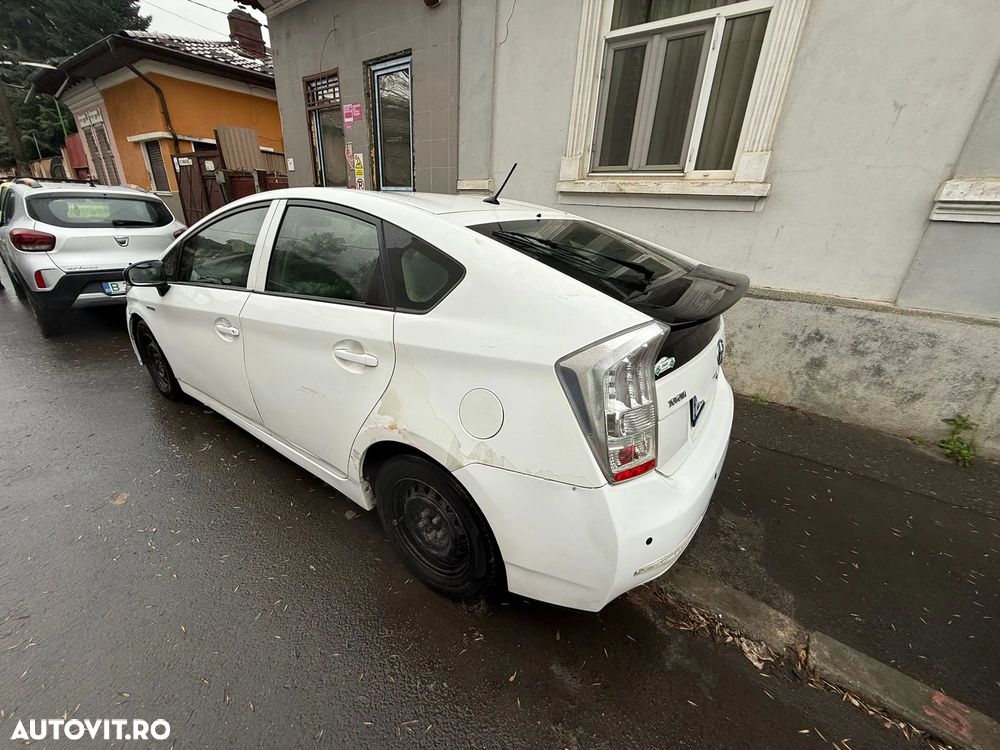 Toyota Prius (Hybrid) Sol - 8