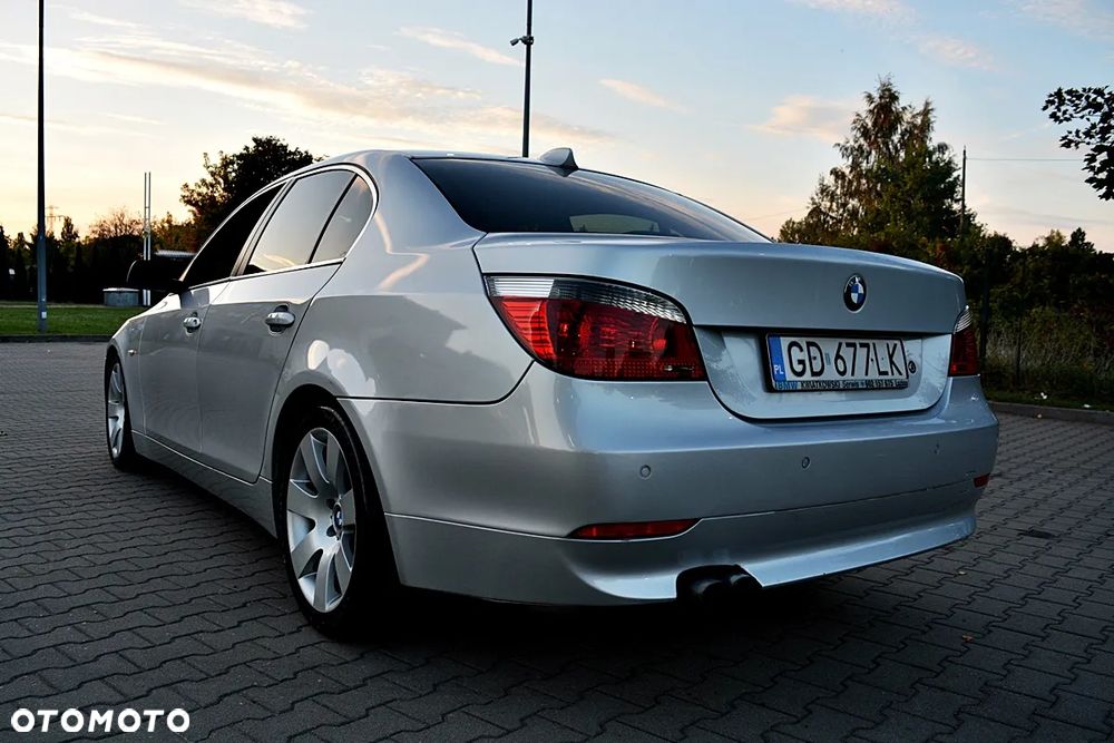 BMW Seria 5 2004 photo 4