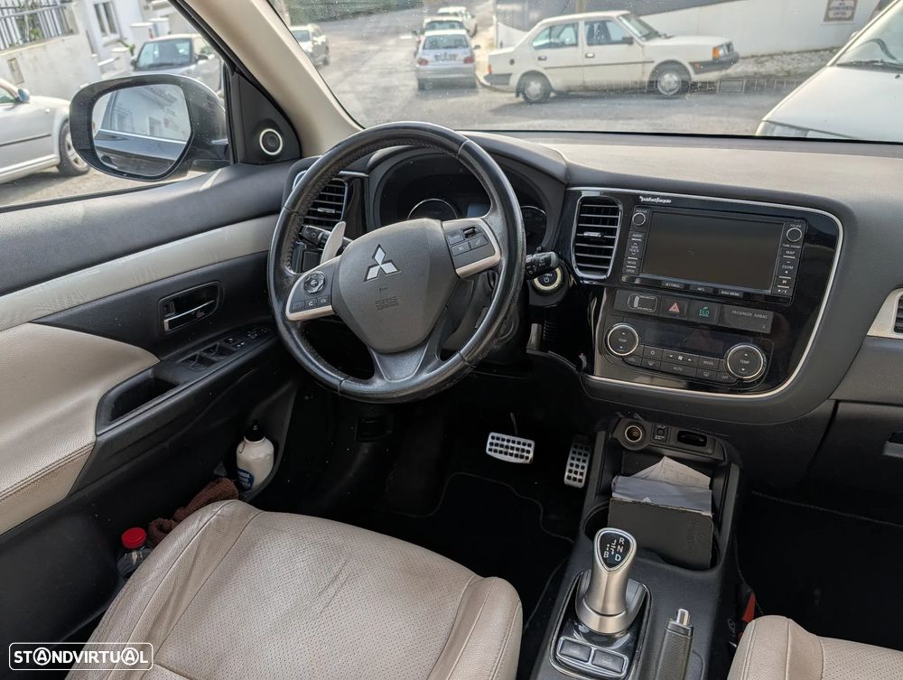Mitsubishi Outlander - 6