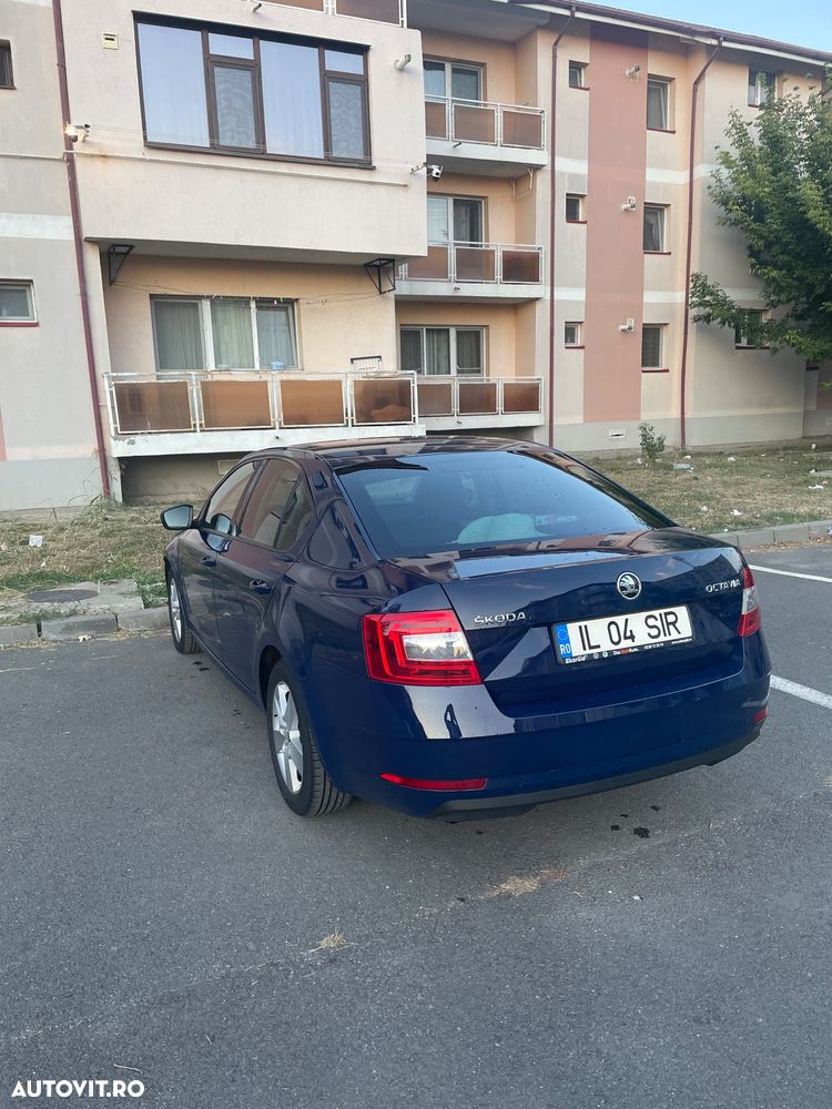Skoda Octavia 1.6 TDI DSG Style - 12