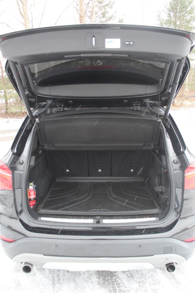 BMW X1 xDrive25i xLine - 16