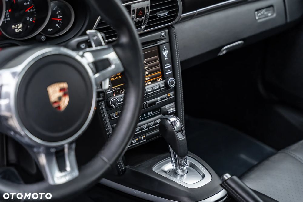 Porsche 911 Carrera PDK - 30