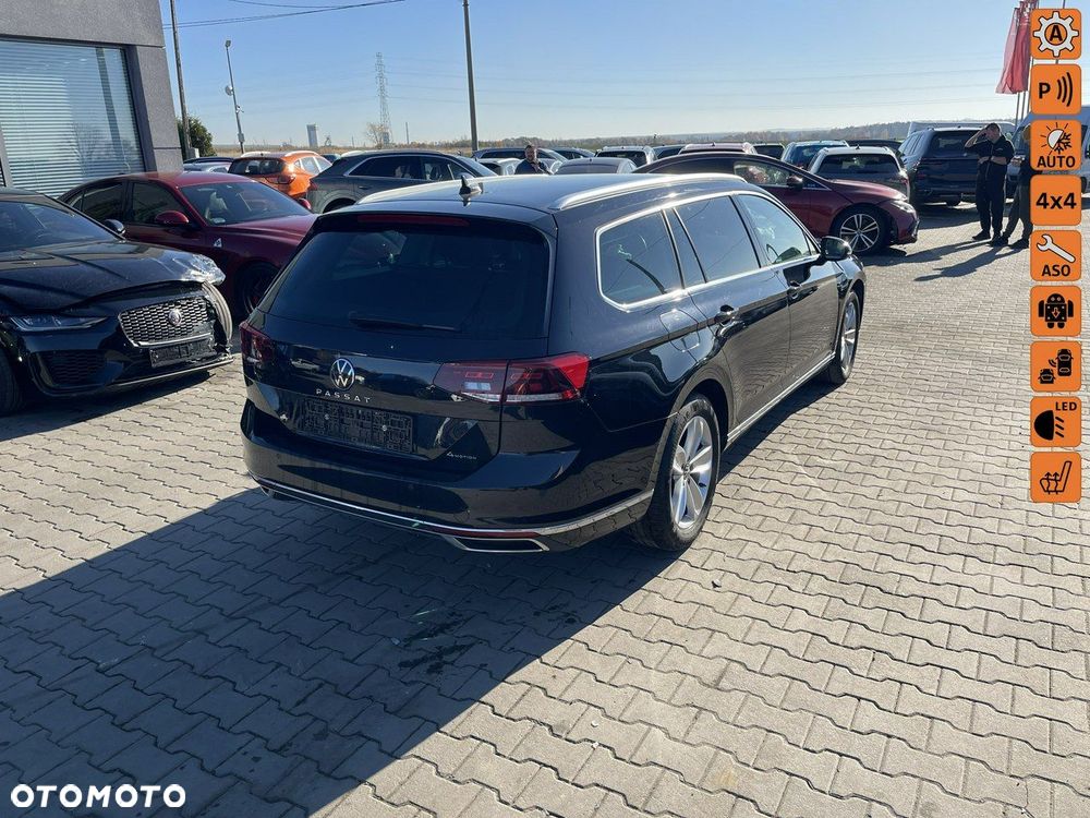 Volkswagen Passat - 1