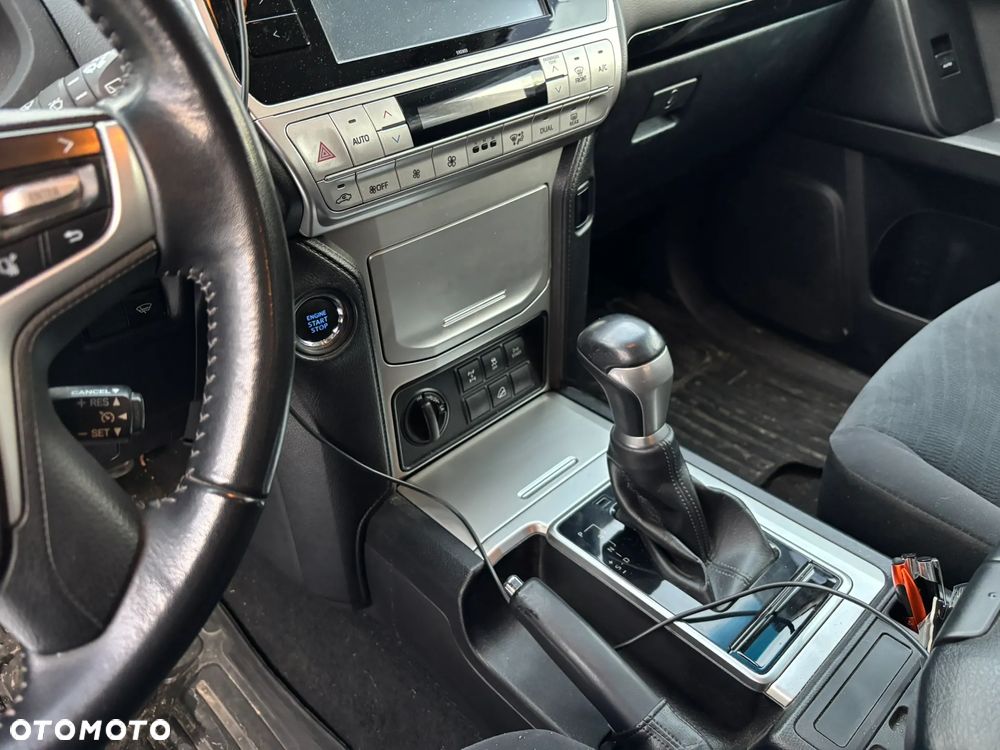 Toyota Land Cruiser LC 2.8 D-4D Prado - 3