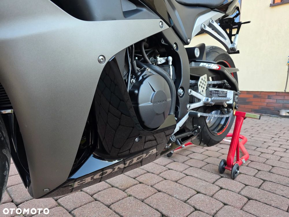 Honda CBR - 8