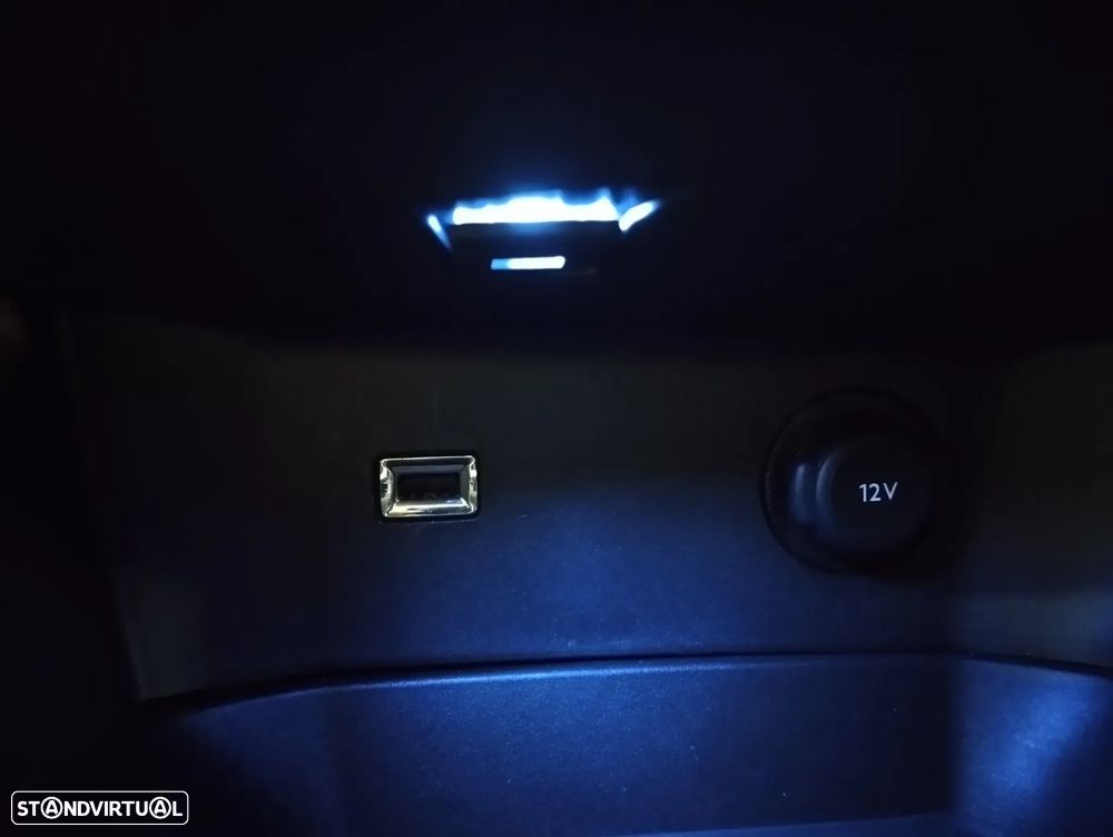 Peugeot 5008 1.2 PureTech Allure EAT8 - 39