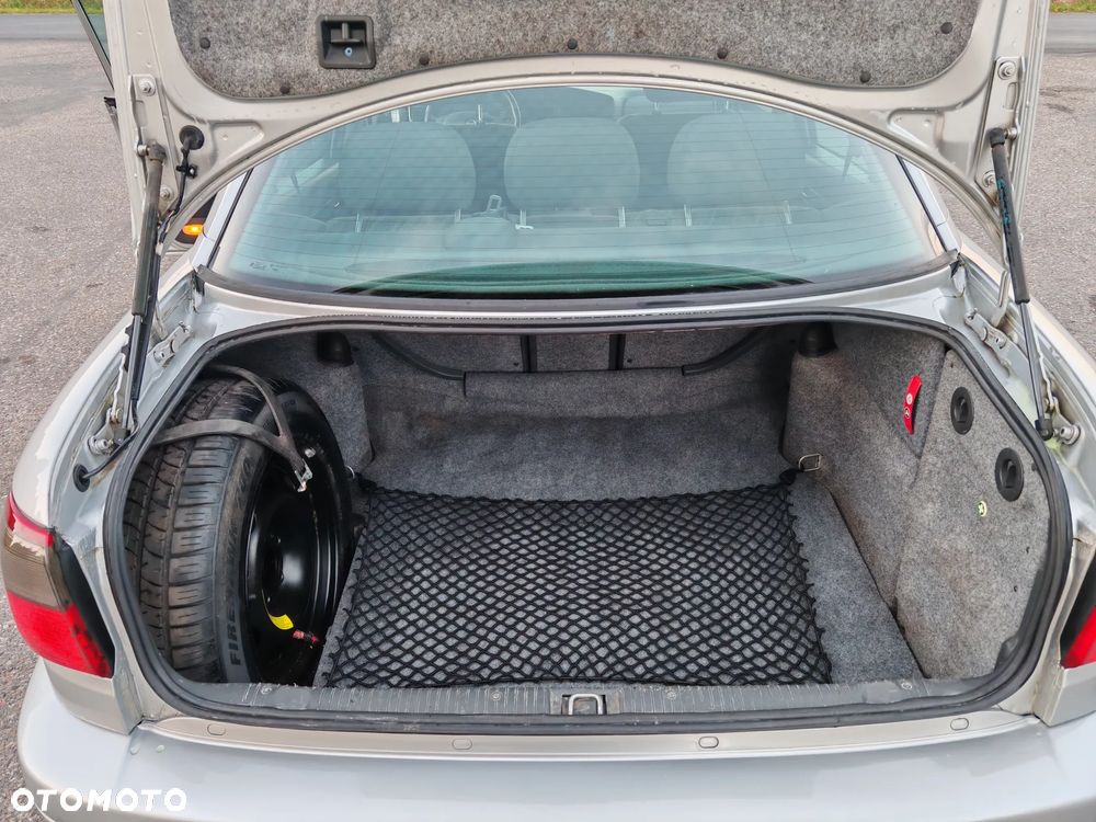 2003 Opel Omega, photograph 9