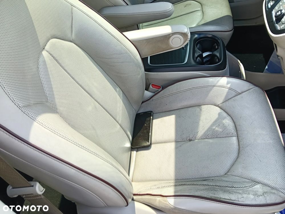 Chrysler Pacifica - 11