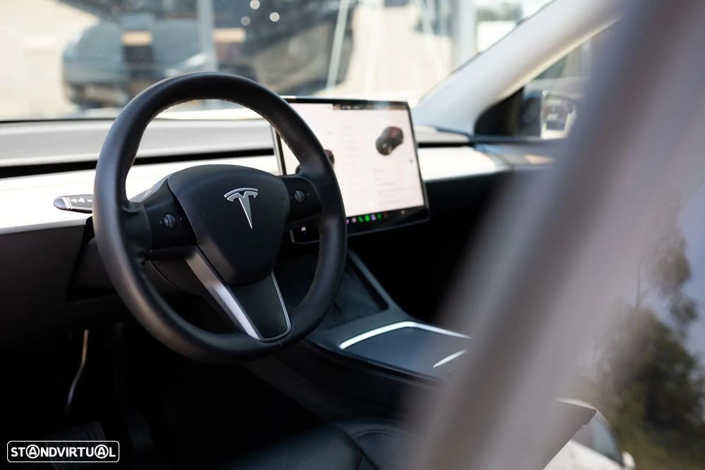 Tesla Model Y Long Range RWD - 8