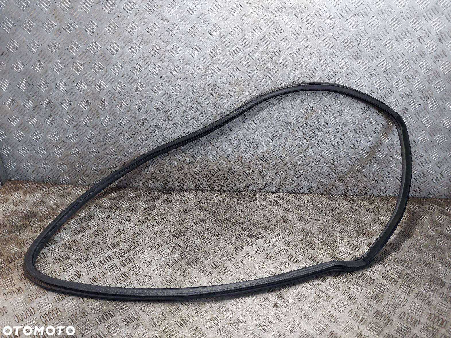 GUMA USZCZELKA DRZWI LEWY TYŁ AUDI A3 8P 5D 8P4833721 - 2