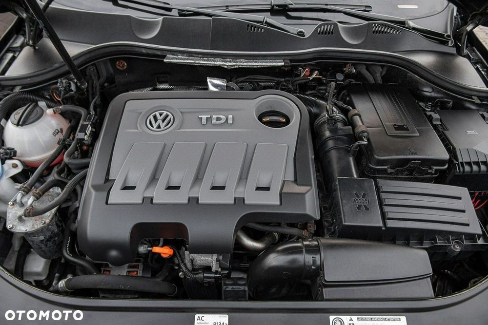 Volkswagen Passat - 30