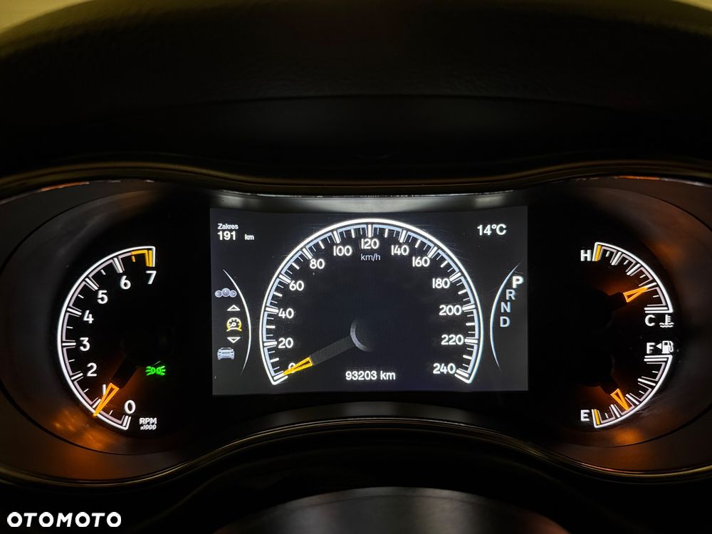 Jeep Grand Cherokee - 12