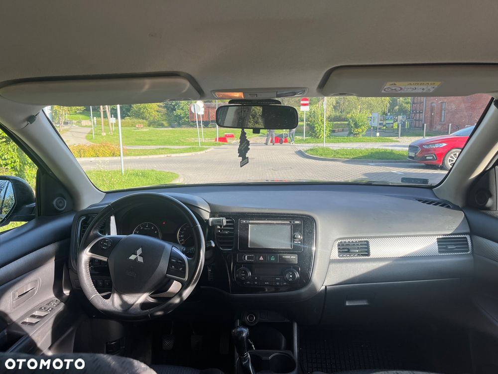 Mitsubishi Outlander - 6