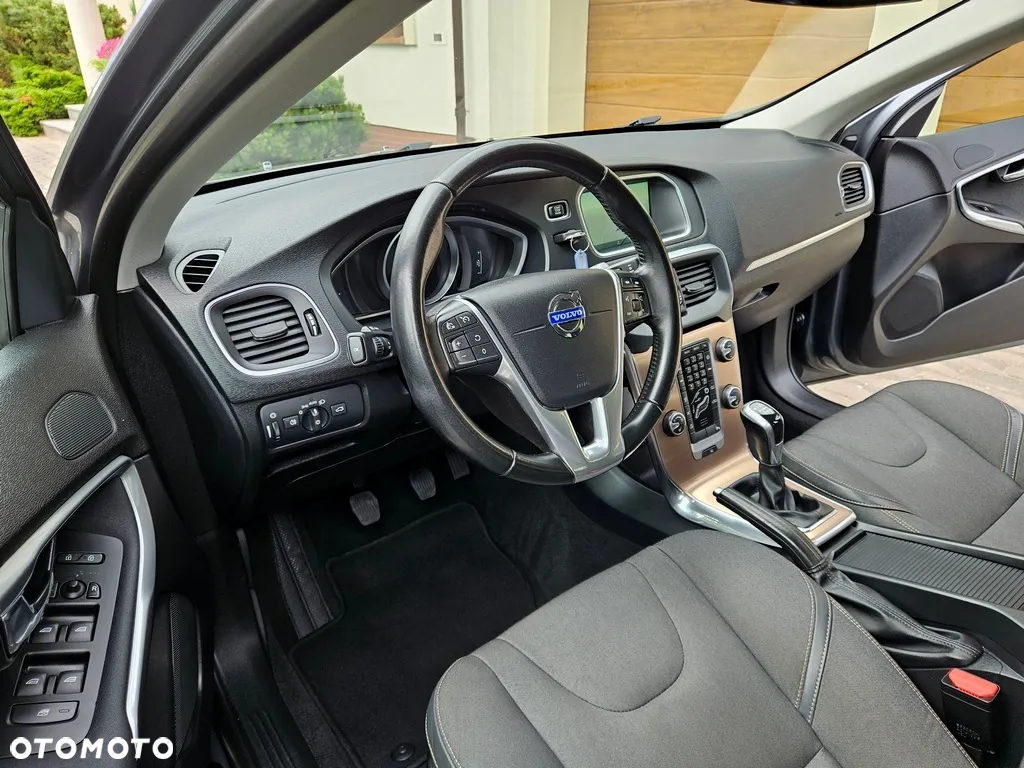 Volvo V40 Cross Country - 17