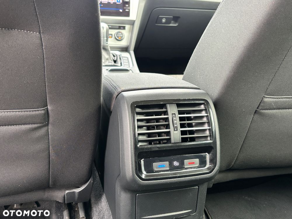 Volkswagen Passat 2.0 TDI SCR Comfortline DSG - 29
