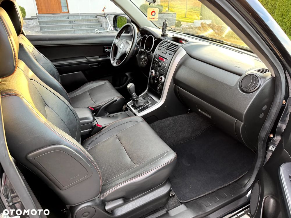 Suzuki Grand Vitara 1.6 Black&White - 9