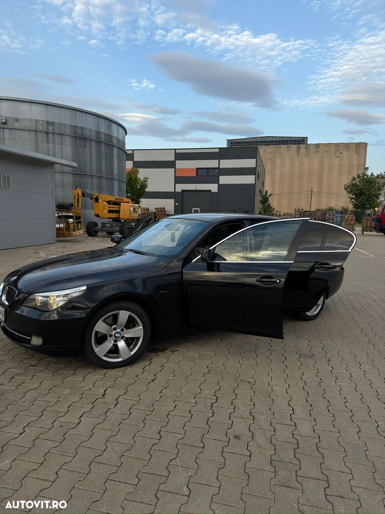 BMW Seria 5 530xd Aut. - 4