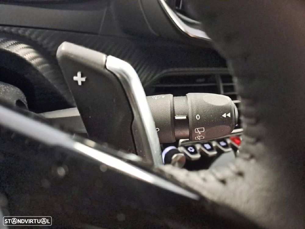 Peugeot 2008 1.2 Hybrid Allure e-DCS6 - 15