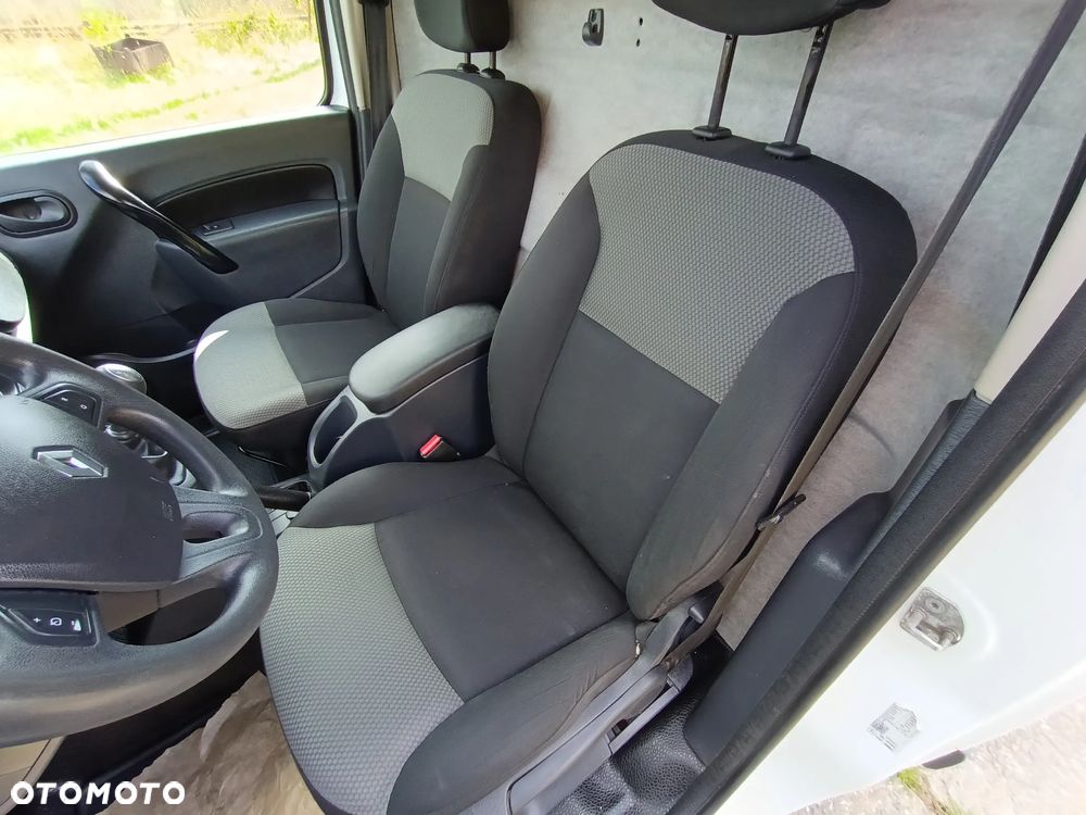 Renault Kangoo wersja MAXI LONG 1.5 diesel 110kM 2017 rok Bogate wyposażenie- WEBASTO, navigacja NISKI PRZEBIEG-142 tyś. SPRAWNY 100% ZAREJESTROWANY!! - 40