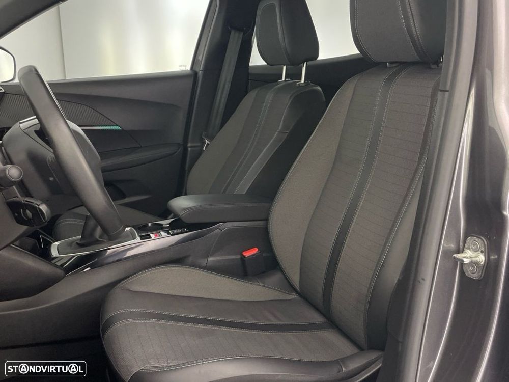 Peugeot 2008 1.2 PureTech Allure - 18