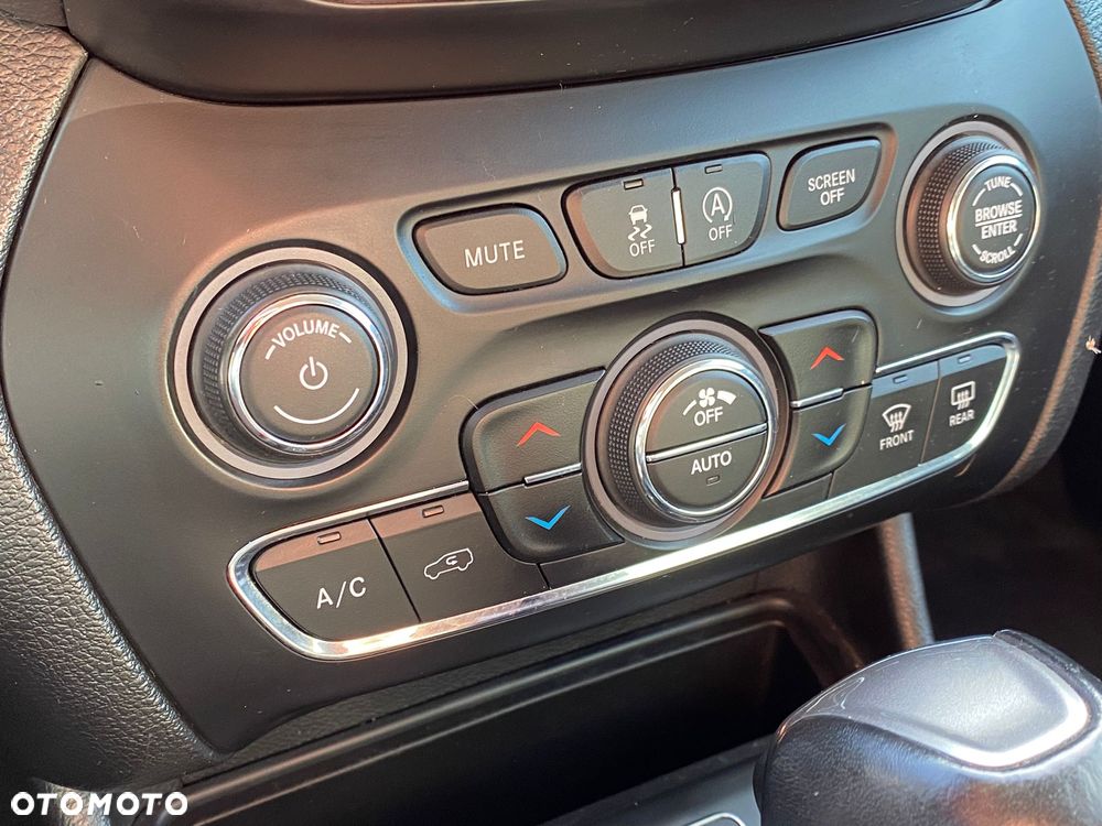 Jeep Cherokee 2.0 GME Active Drive I Limited - 25