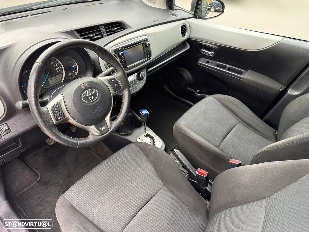Toyota Yaris Hybrid 1.5 Cx Automática de 2013 para peças - 10