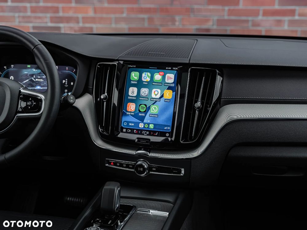 Volvo XC 60 B4 D Plus Dark - 31