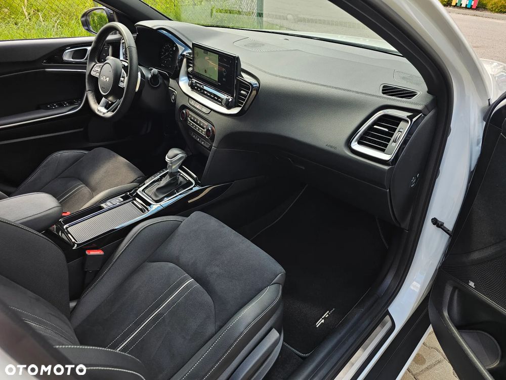 Kia XCeed 1.5 T-GDI OPF DCT7 GT-LINE - 17