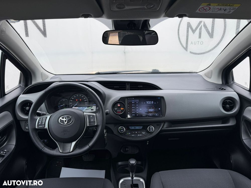Toyota Yaris 1.5 VVT-i HSD Dynamic Bi-tone - 7
