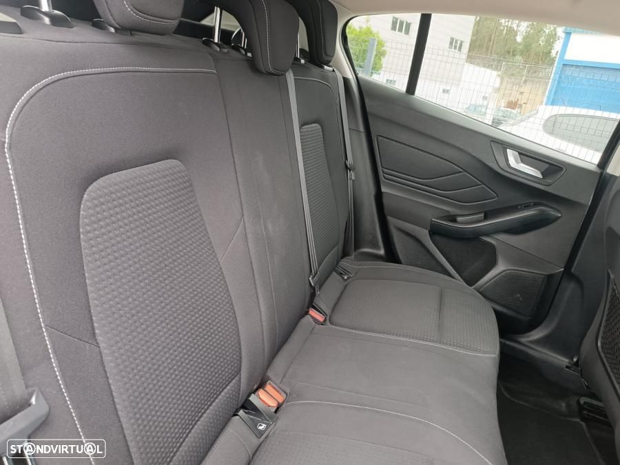 Ford Focus 1.5 TDCi EcoBlue Active - 9
