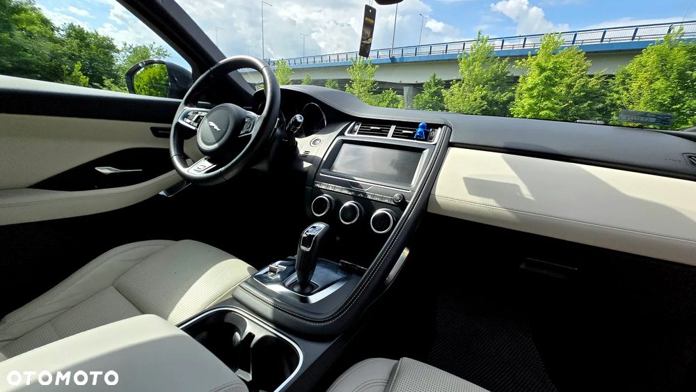Jaguar E-Pace 2.0 i4D AWD R-Dynamic - 15