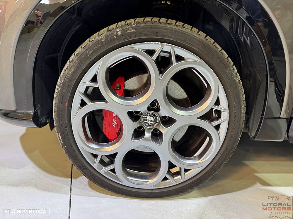 Alfa Romeo Tonale 1.3 VGT Plug-In-Hybrid Q4 Edizione Speciale - 13