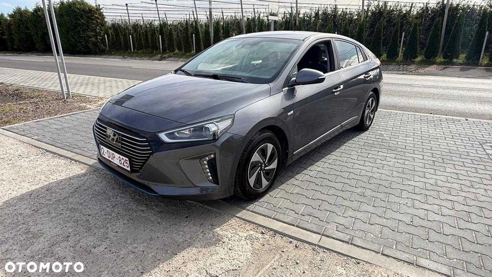 Hyundai IONIQ - 4