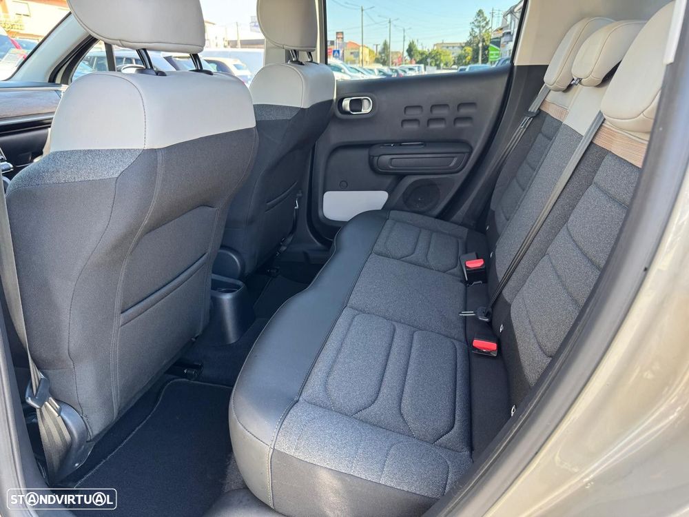 Citroën C3 1.2 PureTech Shine EAT6 - 10