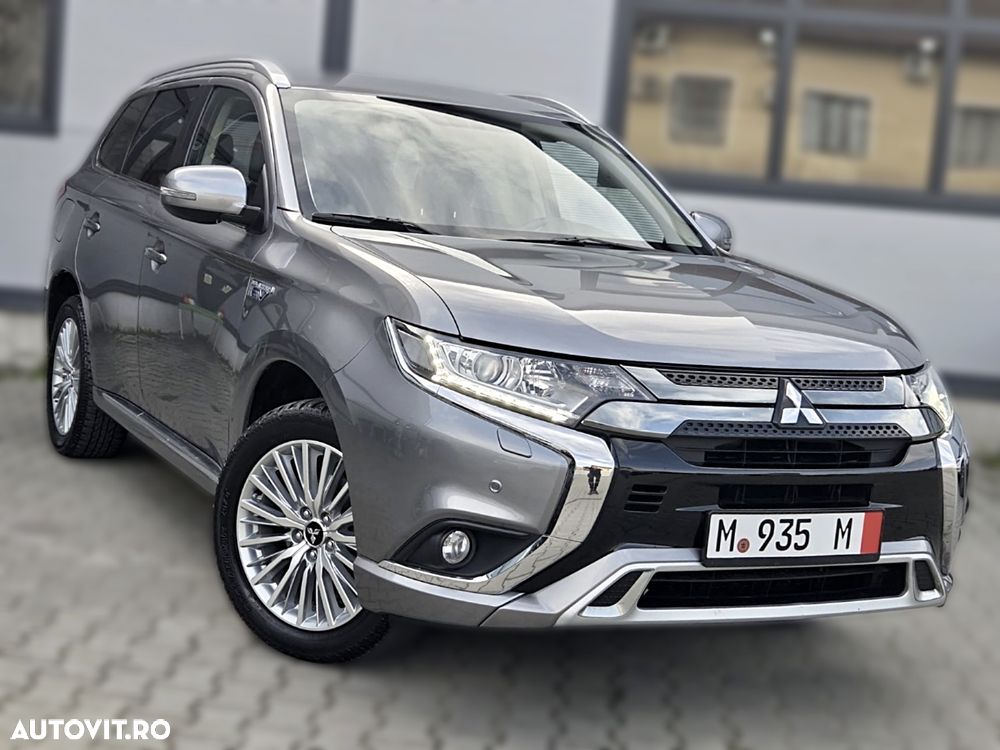 Mitsubishi Outlander - 1