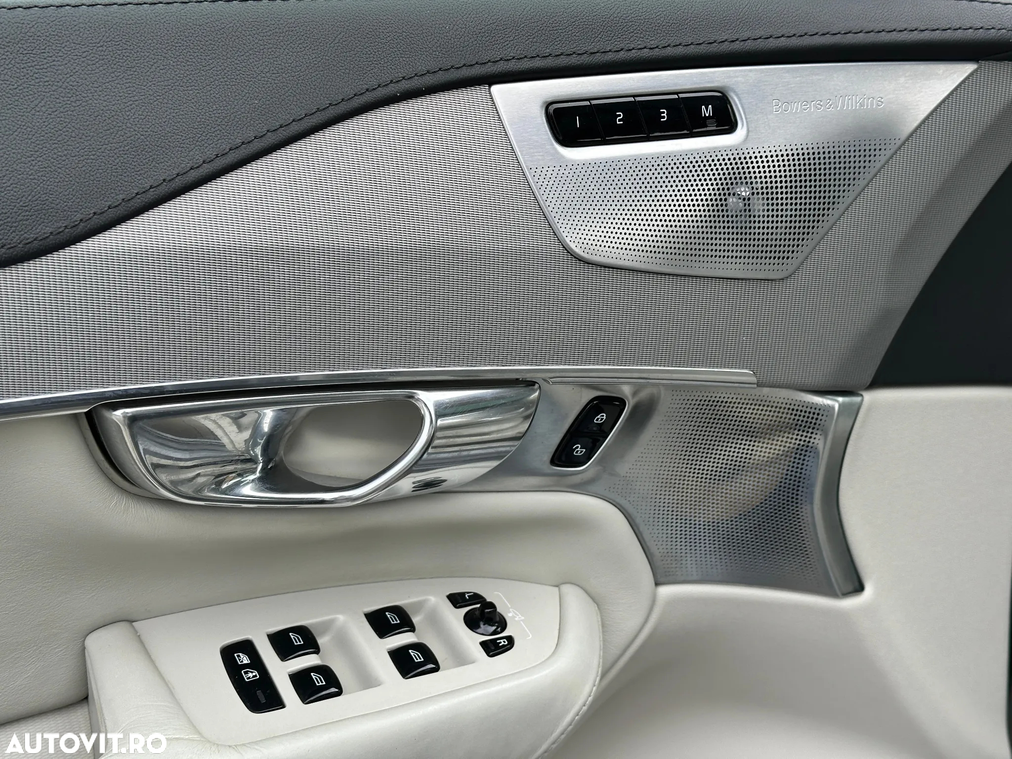 Volvo XC 90 D5 AWD Geartronic Inscription - 26