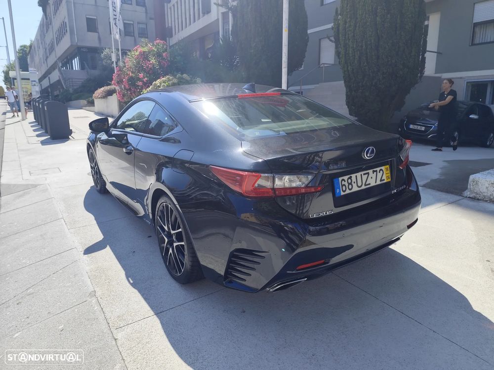 Lexus RC 300h Black Edition - 6