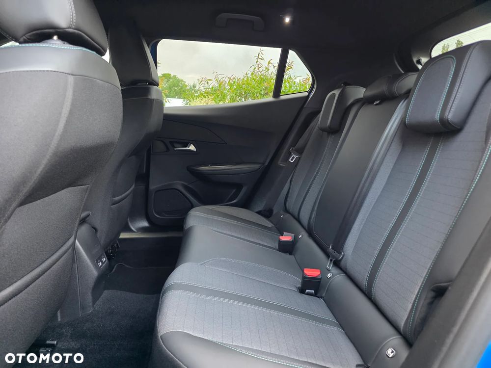 Peugeot 2008 1.2 PureTech Allure S&S EAT8 - 29