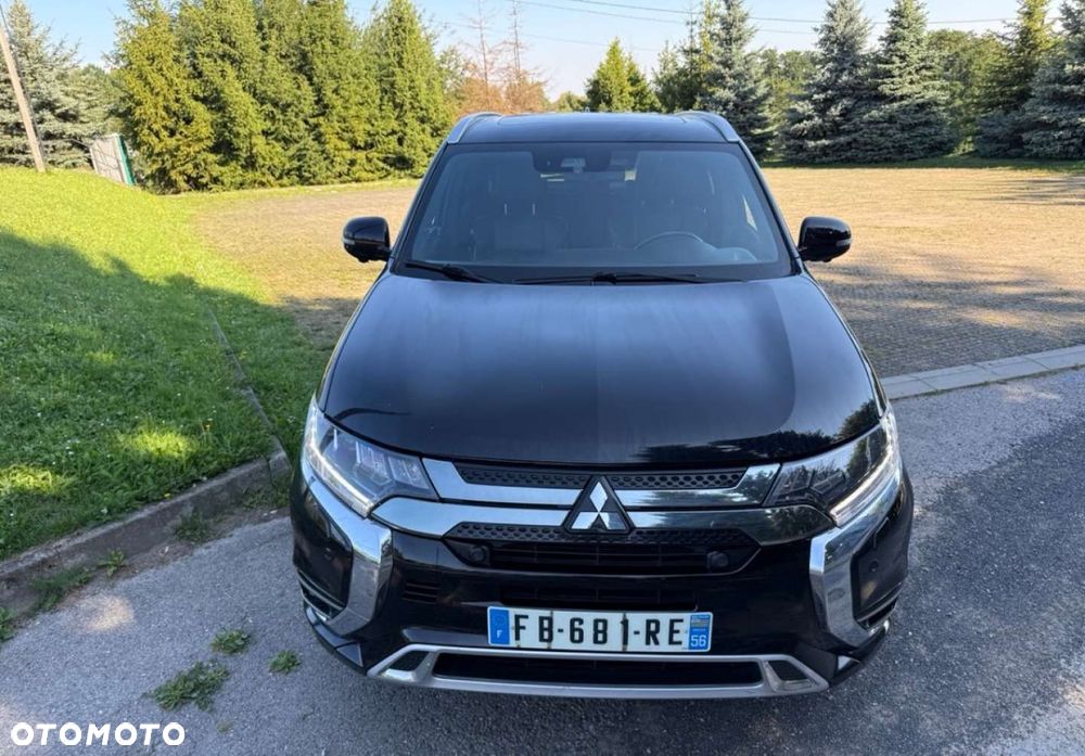 Mitsubishi Outlander - 25