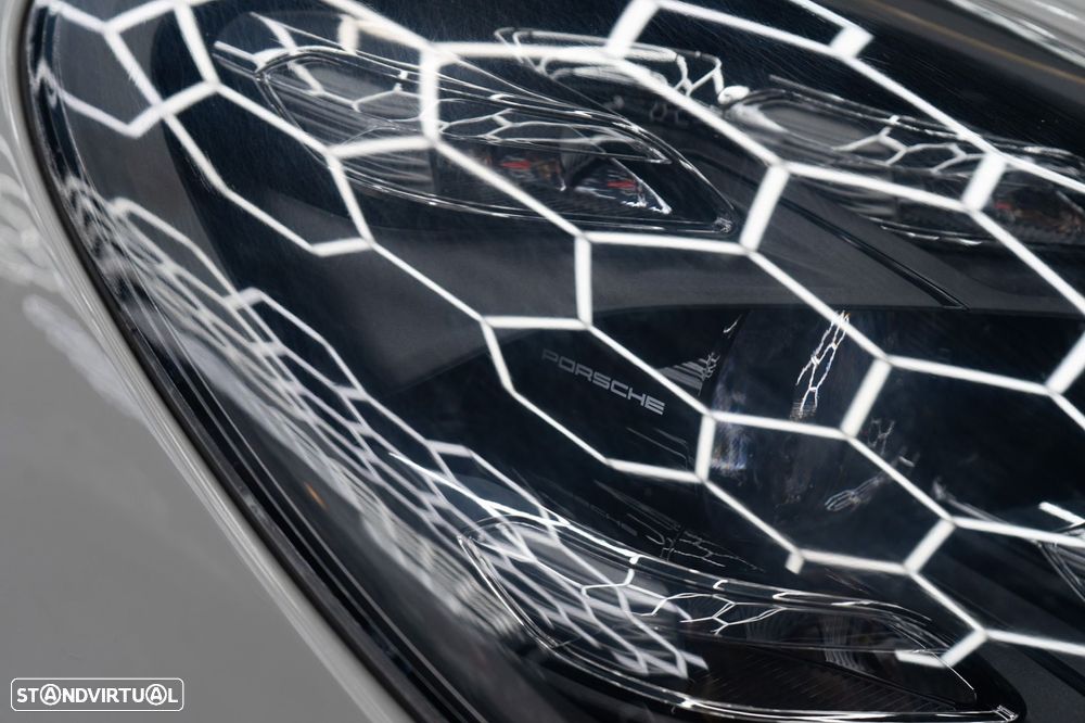 Porsche Panamera 4 E-Hybrid - 18