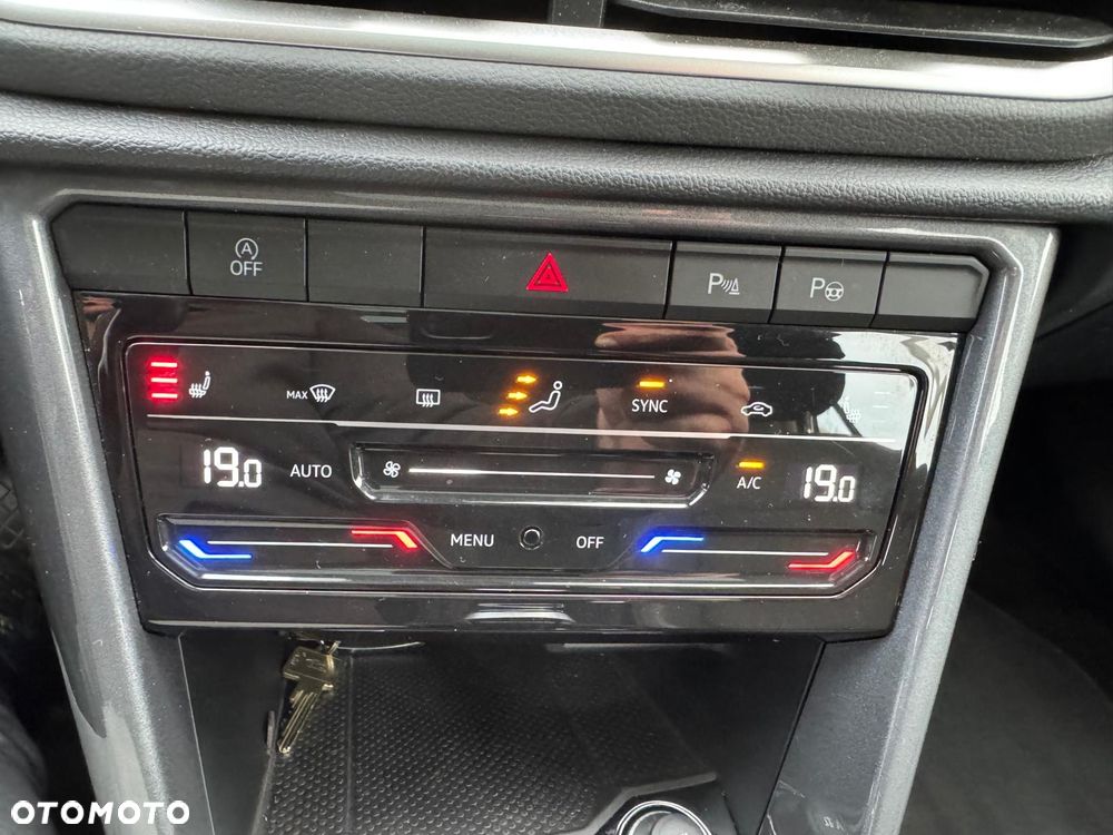 Volkswagen T-Roc - 31