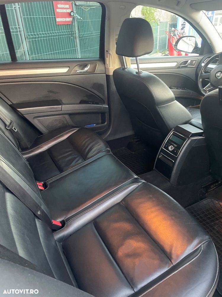 Skoda Superb 2.0 TDI DSG Ambition - 6