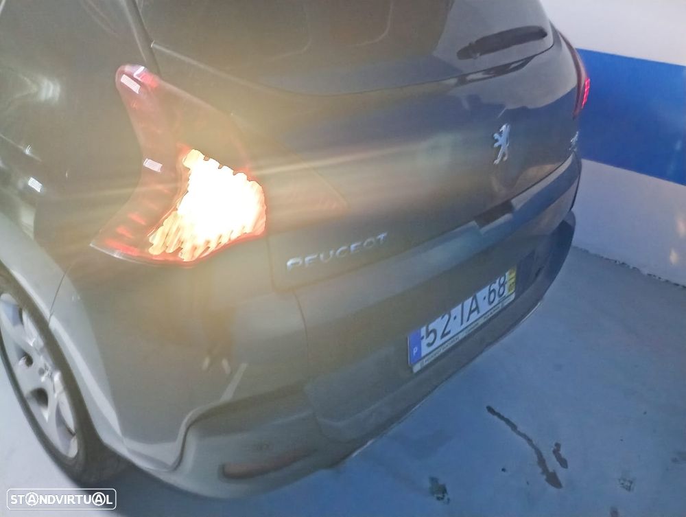 Peugeot 3008 1.6 HDi Executive CMP6 - 2