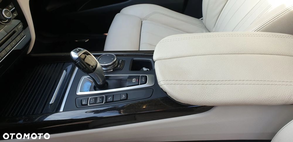 BMW X5 xDrive25d - 23